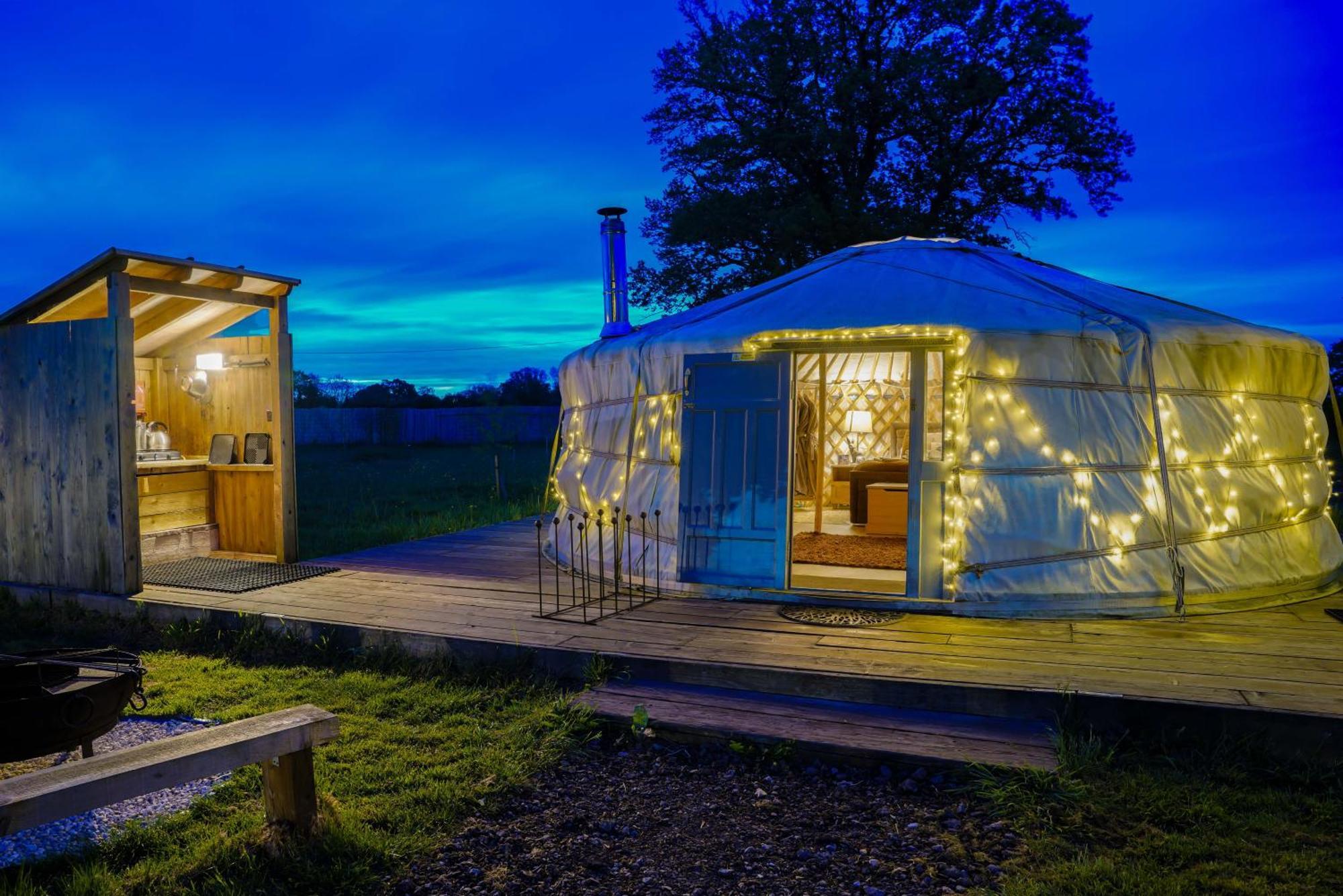 Glamp And Tipple Ltd Hotel Great Ellingham Kültér fotó