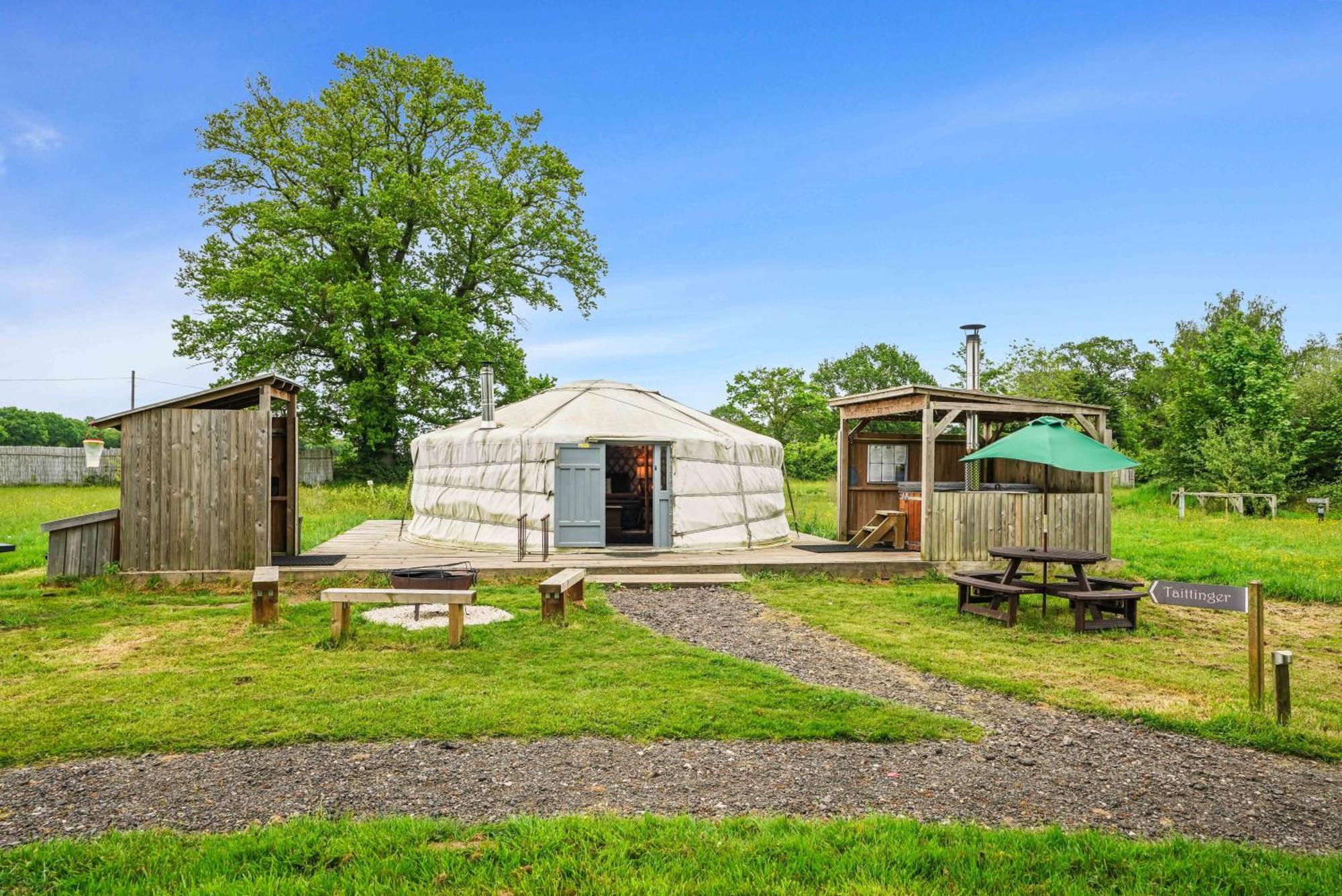 Glamp And Tipple Ltd Hotel Great Ellingham Kültér fotó